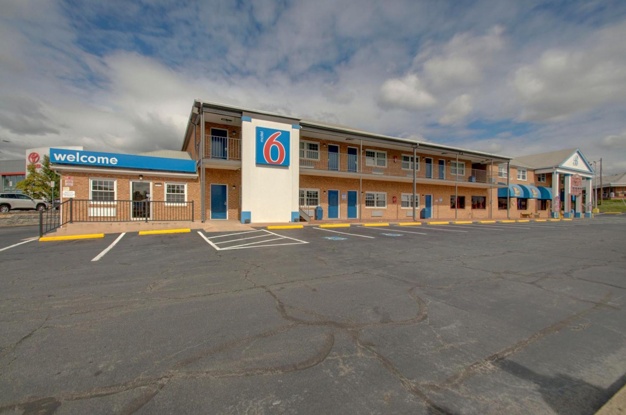 Motel 6-Falls Church, Va - Arlington Boulevard Exterior foto